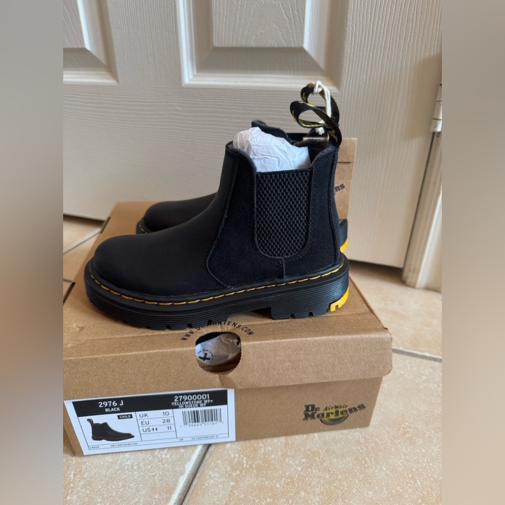 Brand new Dr. Martens Wintergrip Chelsea Boots kids size 11